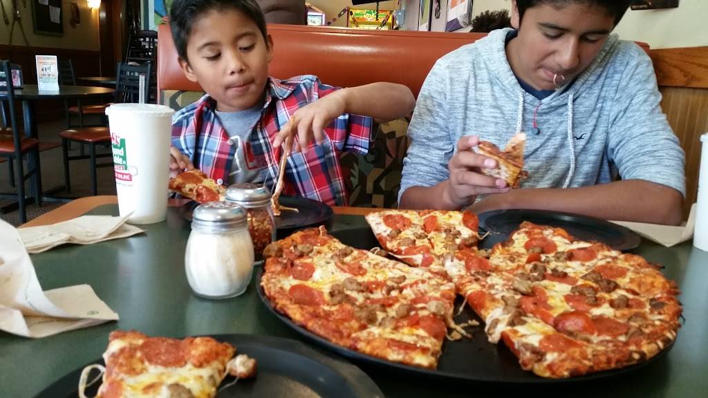 Round Table Pizza | meal delivery | 288 Sunset Ave, Suisun City, CA 94585, USA | 7074210155 OR +1 707-421-0155