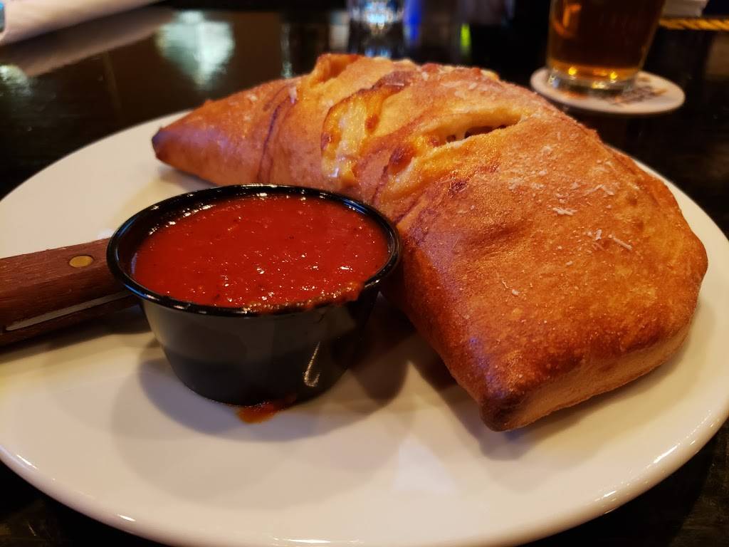 Doms NY Style Pizzeria | meal delivery | 218 W Market St, Wilmington, DE 19804, USA | 3029987154 OR +1 302-998-7154