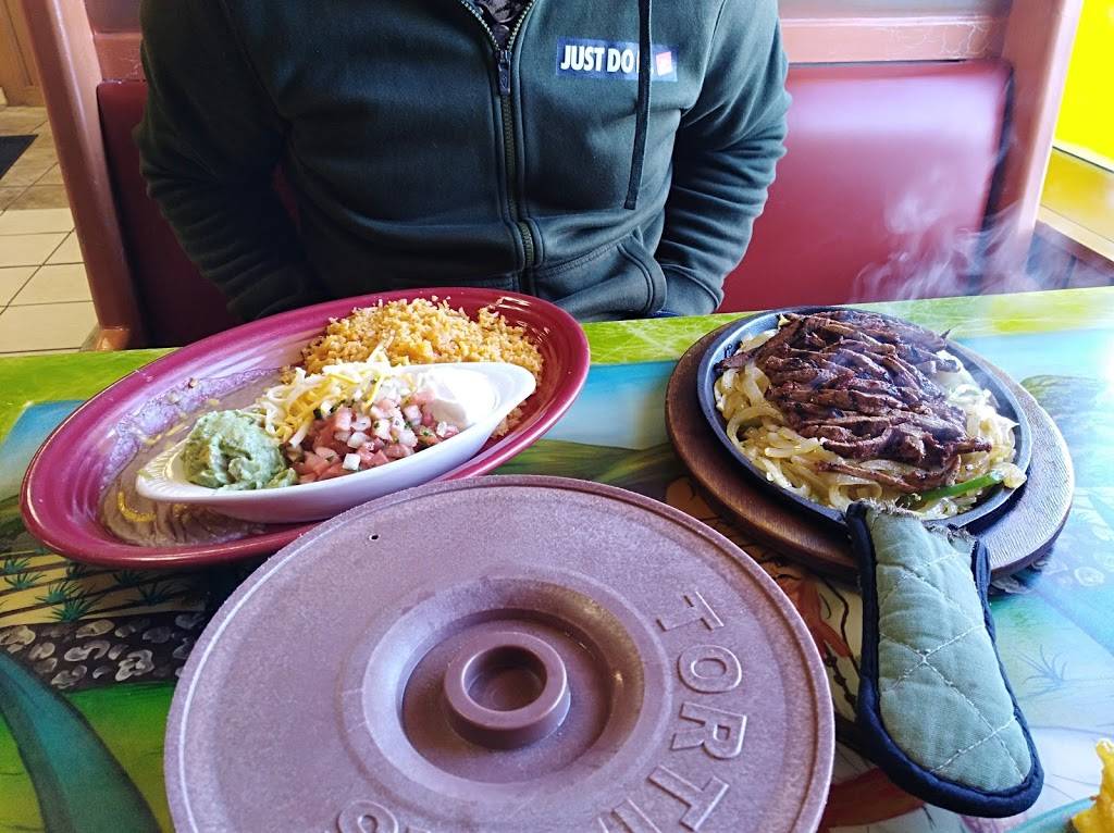 Aztecas Mexican Grill | restaurant | 2224 Mountain Shadow Dr, Duluth, MN 55811, USA | 2187221038 OR +1 218-722-1038