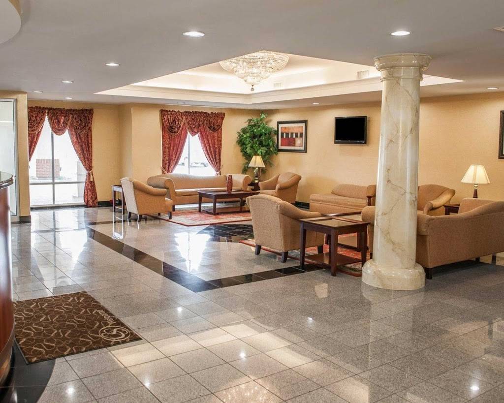 Comfort Suites near Indianapolis Airport 2750 Fortune Cir W