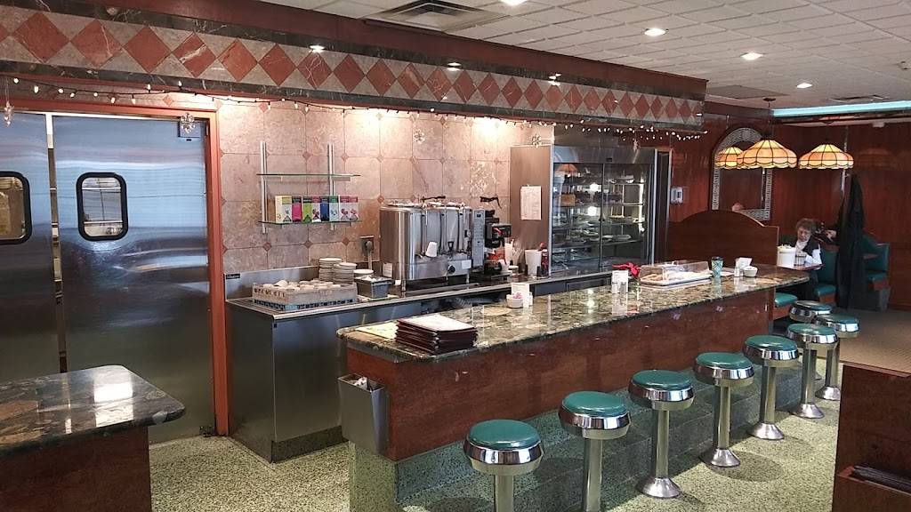 Deluxe Restaurant | restaurant | 2295 Lancaster Pike, Shillington, PA 19607, USA | 6107752577 OR +1 610-775-2577