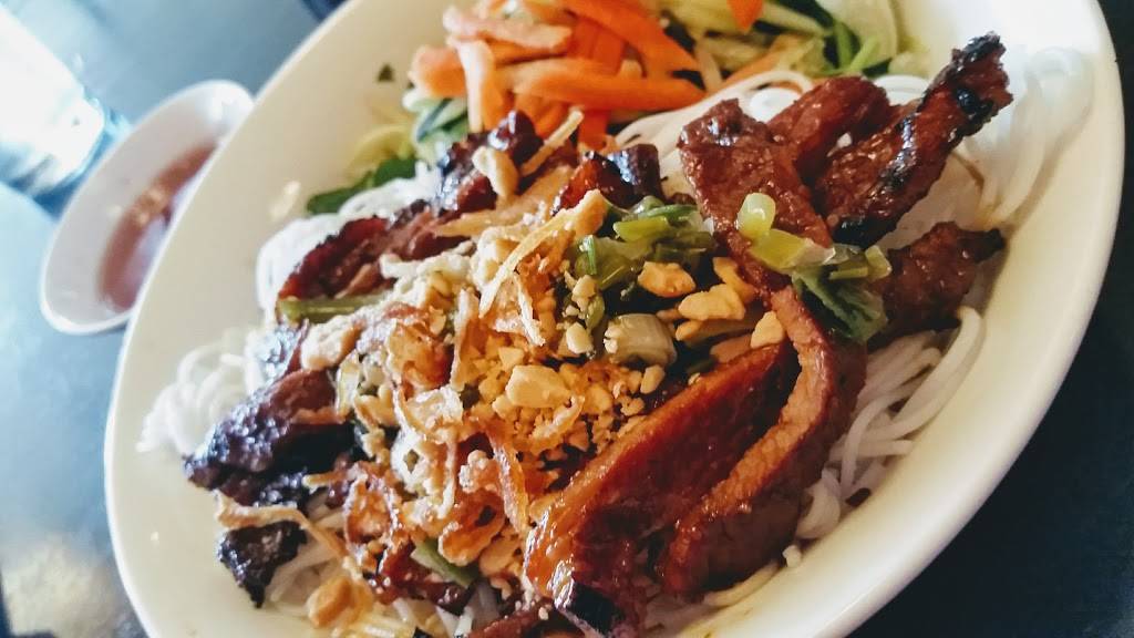 Phi Vietnamese Restaurant | cafe | 4369 W Swamp Rd, Doylestown, PA 18902, USA | 2153407590 OR +1 215-340-7590
