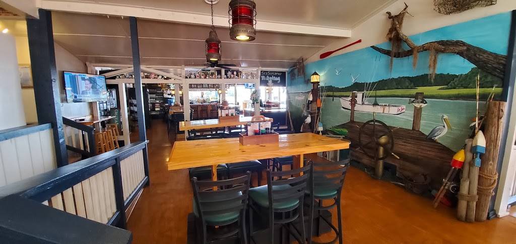 Capt Juels Hurricane Restaurant | restaurant | 4499 Mineola Ave, Little River, SC 29566, USA | 8432492211 OR +1 843-249-2211