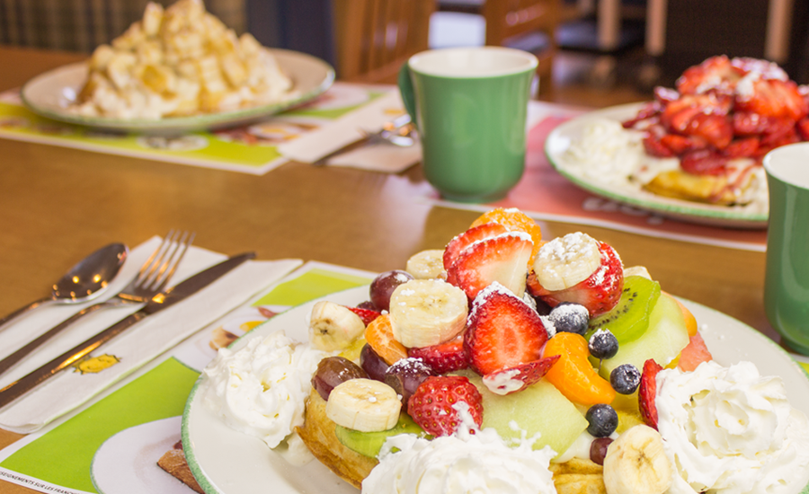 Cora | restaurant | 150 Taunton Rd W E6, Whitby, ON L1R 3H8, Canada | 9056555061 OR +1 905-655-5061