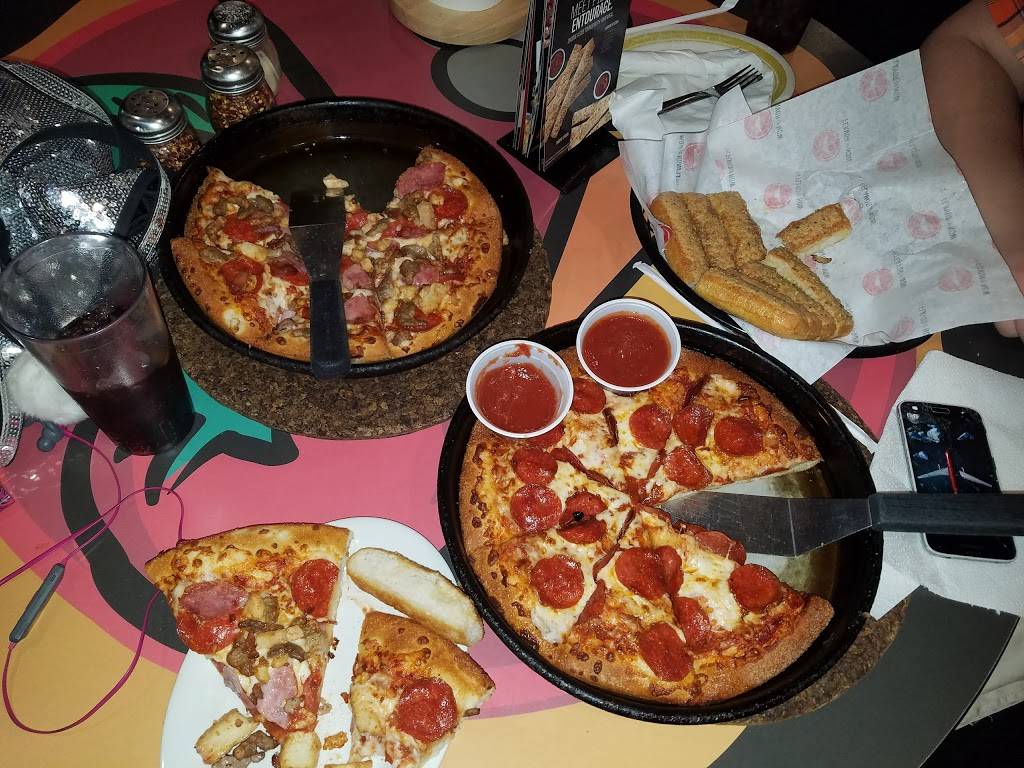Pizza Hut | meal takeaway | 2116 Cedar Creek Rd, Fayetteville, NC 28312, USA | 9103232419 OR +1 910-323-2419