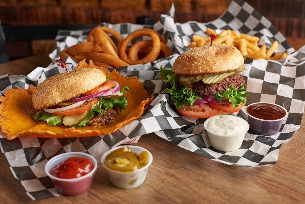 Sierra Squeeze Burger | restaurant | 10067 Pleasant Valley Rd, Penn Valley, CA 95946, USA | 5304327601 OR +1 530-432-7601
