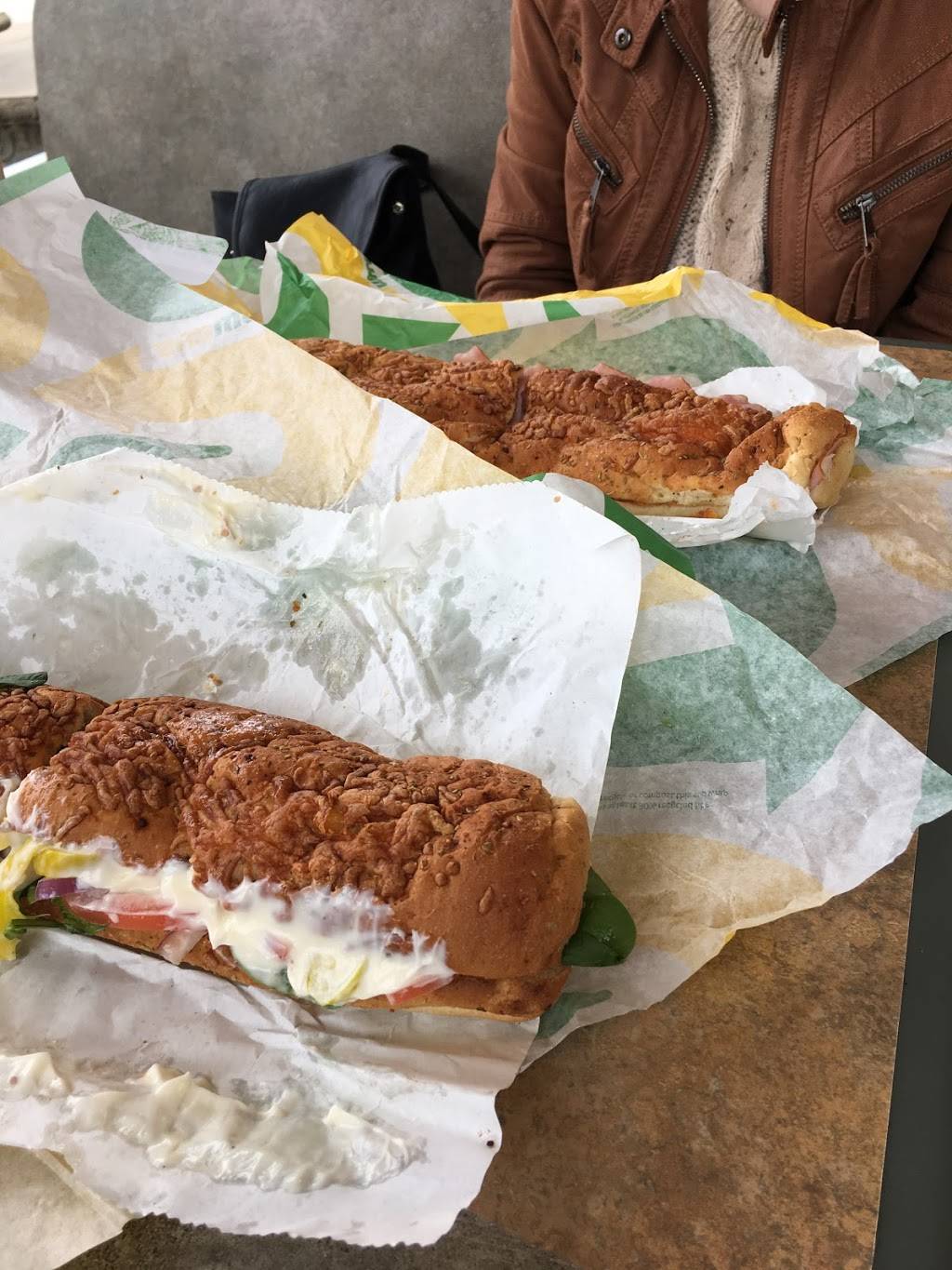Subway | restaurant | 2055 5th Ave, Huntington, WV 25703, USA | 3045222345 OR +1 304-522-2345