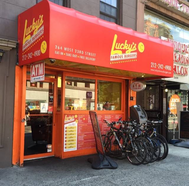 Luckys Famous Burgers | restaurant | 264 W 23rd St, New York, NY 10011, USA | 2122424900 OR +1 212-242-4900