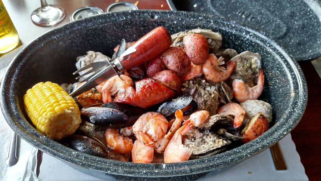 Crabby Oddwaters | restaurant | 4164, 310 Sunset Blvd N, Sunset Beach, NC 28468, USA | 9105796372 OR +1 910-579-6372