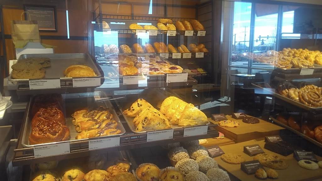 Panera Bread | bakery | 3320 W College Avenue, Appleton, WI 54914, USA | 9207337417 OR +1 920-733-7417