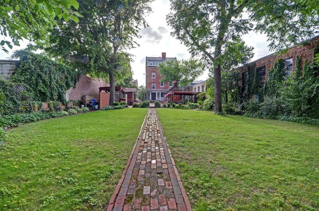 Isaac Taylor Garden Event Venue in New Bern | cafe | 228 Craven St, New Bern, NC 28560, USA | 2526267673 OR +1 252-626-7673