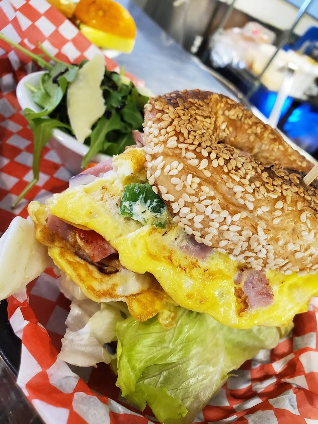 LOeufrier DDO | restaurant | 4313 Boul Saint-Jean, Dollard-des-Ormeaux, QC H9H 2A4, Canada | 5146753833 OR +1 514-675-3833
