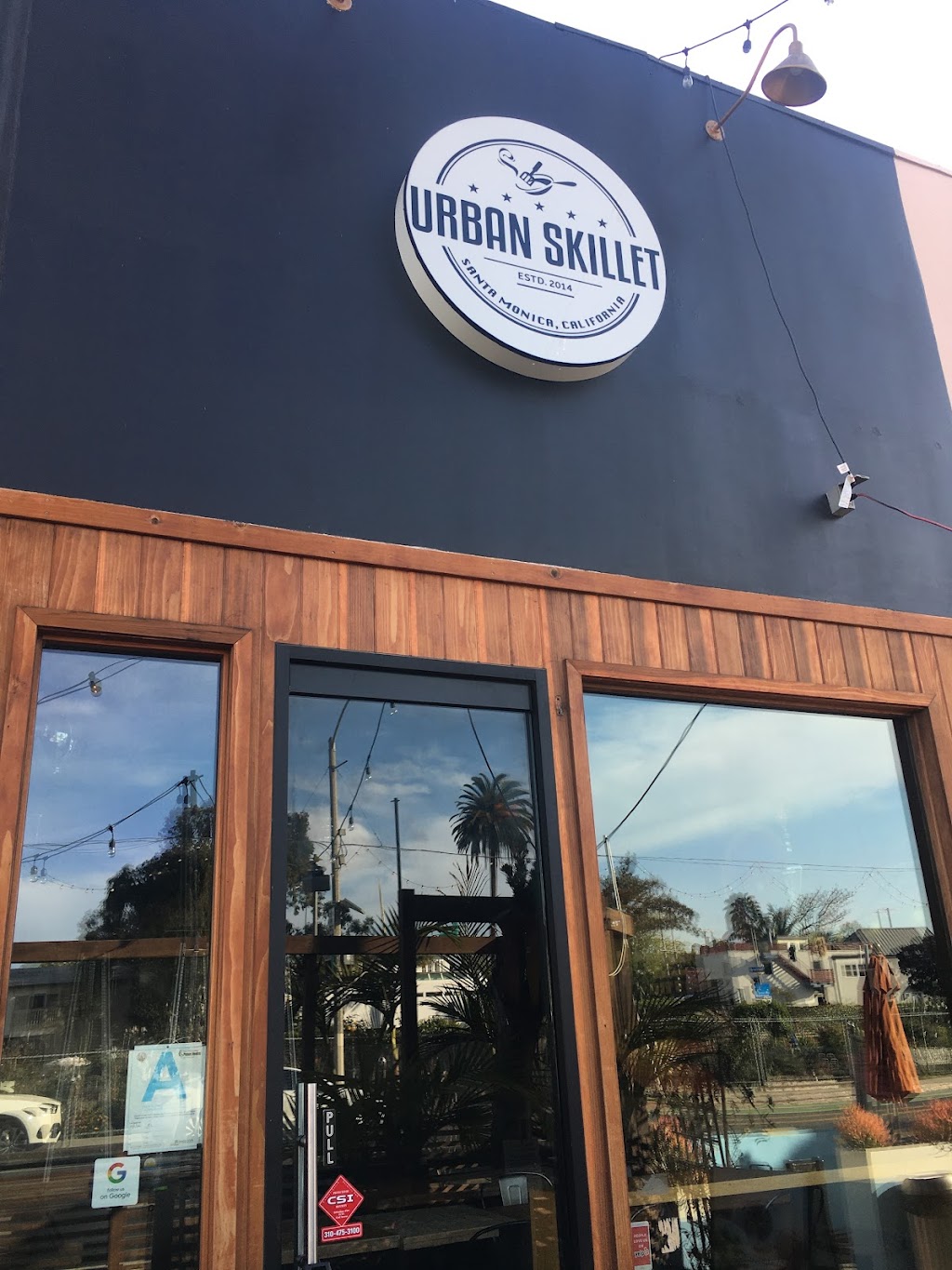 Urban Skillet | restaurant | 2307 Main St, Santa Monica, CA 90405, USA | 6612194054 OR +1 661-219-4054