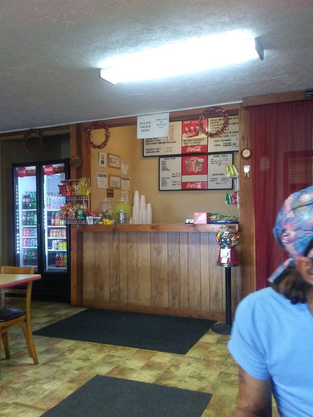 Emilios Taqueria | restaurant | 30327 Farm to Market Rd 1488, Waller, TX 77484, USA | 9363723140 OR +1 936-372-3140
