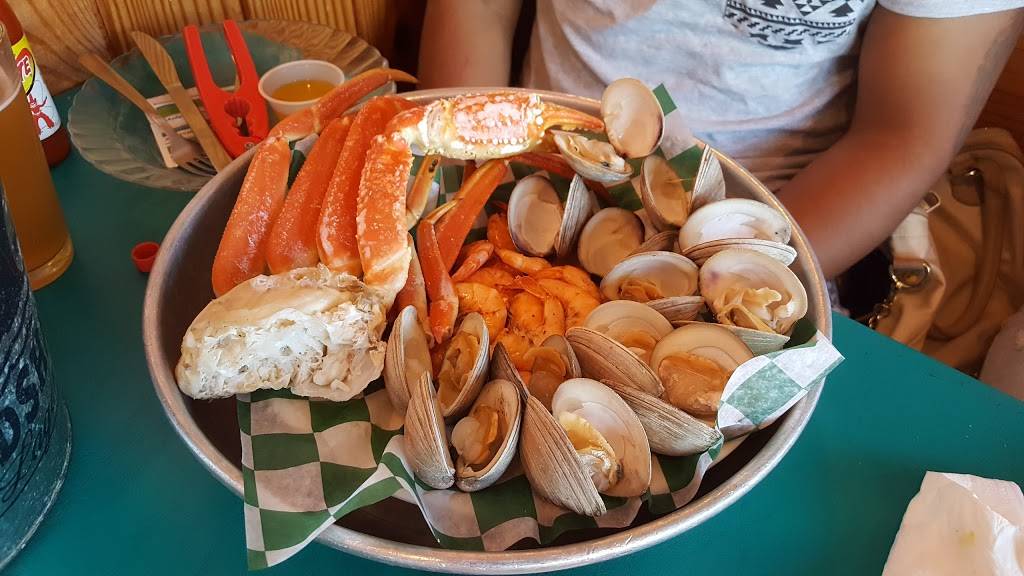 Crabby Pattys | restaurant | 411 W Main St, Havelock, NC 28532, USA | 2524441211 OR +1 252-444-1211