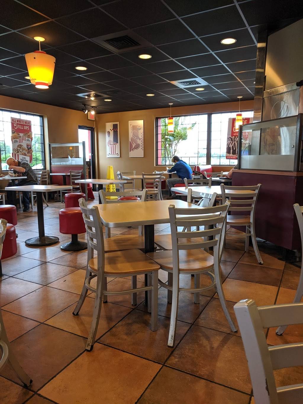 Taco Bell | meal takeaway | 1905 N Broadway St, Poteau, OK 74953, USA | 9186474884 OR +1 918-647-4884