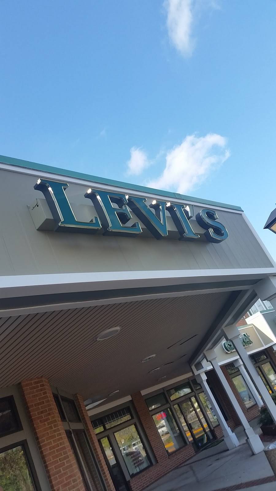 Levi's Restaurant & Catering | 10252 Lake Arbor Way, Mitchellville, MD  20721, USA