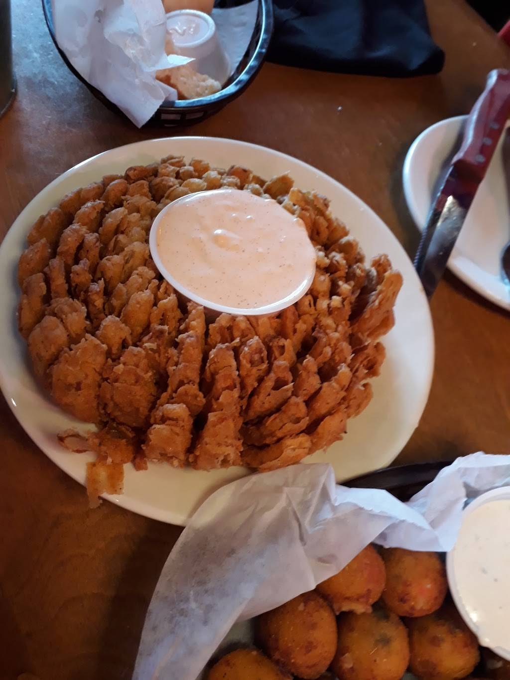 Texas Roadhouse | restaurant | 3786 Parkway, Pigeon Forge, TN 37863, USA | 8652861543 OR +1 865-286-1543