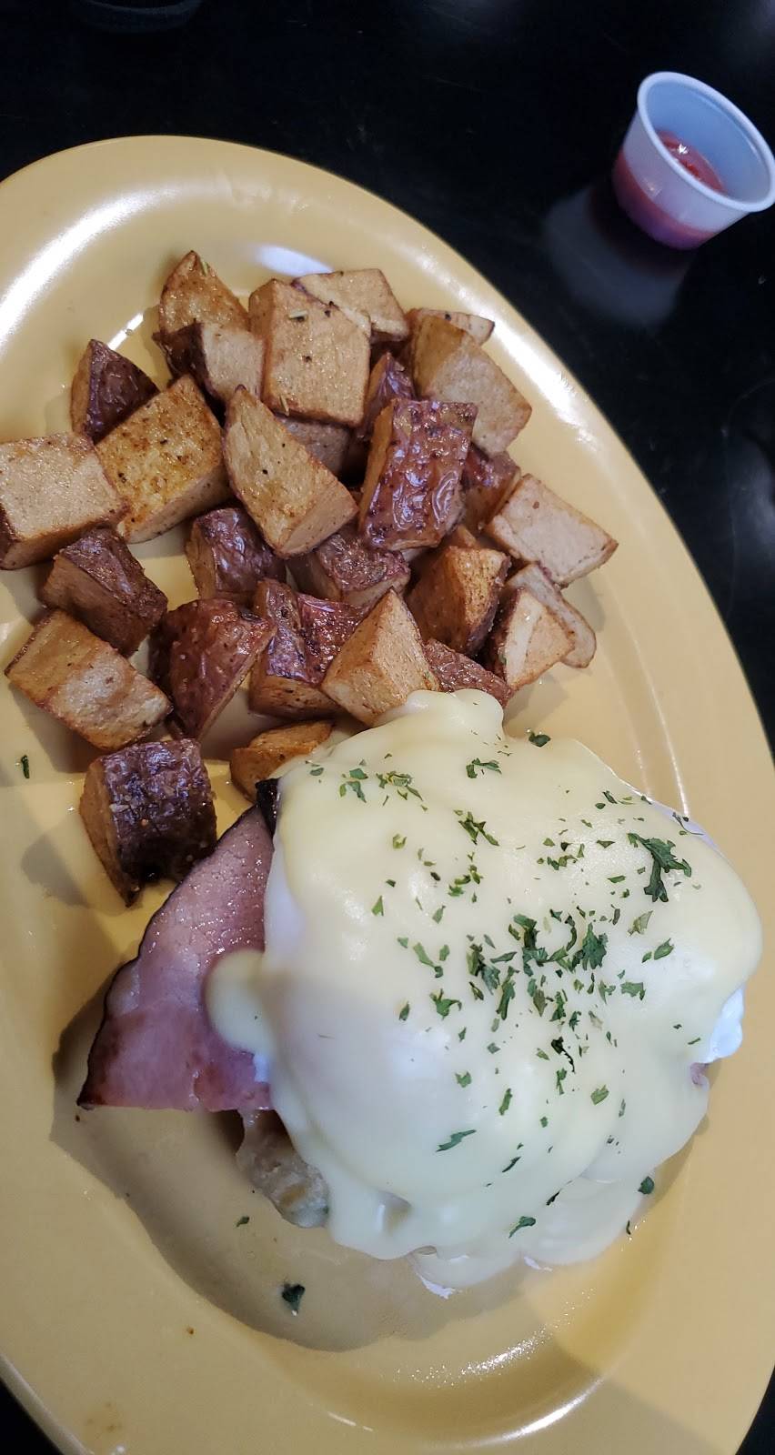 WAKE UP AND WAFFLE | restaurant | 110 E Water St, Sandusky, OH 44870, USA | 4195041580 OR +1 419-504-1580