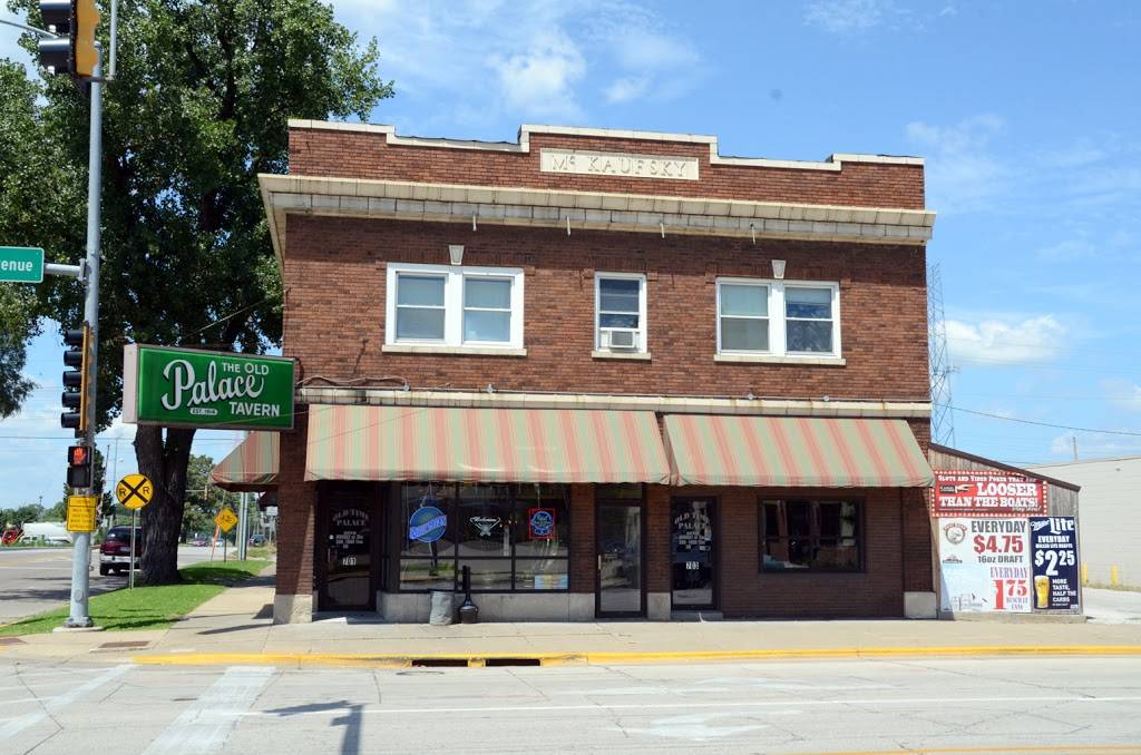 Palace | restaurant | 701 15th Ave, East Moline, IL 61244, USA | 3097559020 OR +1 309-755-9020