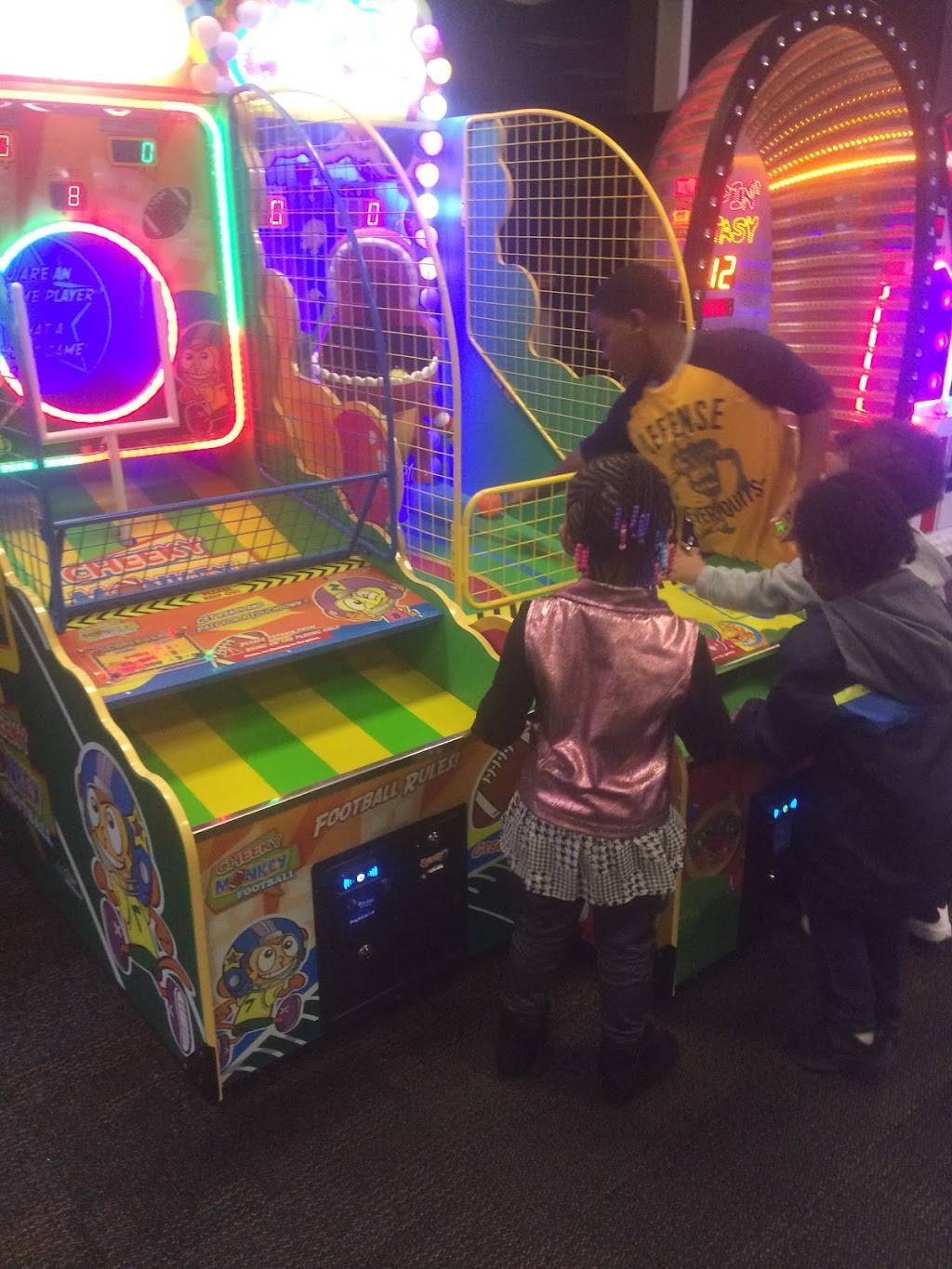 Chuck E. Cheese | 201 E Auburn Rd, Rochester Hills, MI 48307, USA