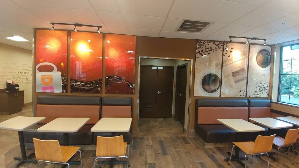 Dunkin | cafe | 520 W Pennsylvania Ave, Fort Washington, PA 19034, USA | 2122423660 OR +1 212-242-3660