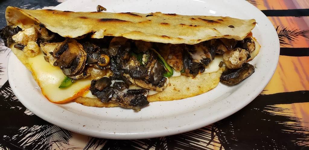 Guzmans restaurant | restaurant | 1150 12th St, Carlyle, IL 62231, USA | 6185948310 OR +1 618-594-8310