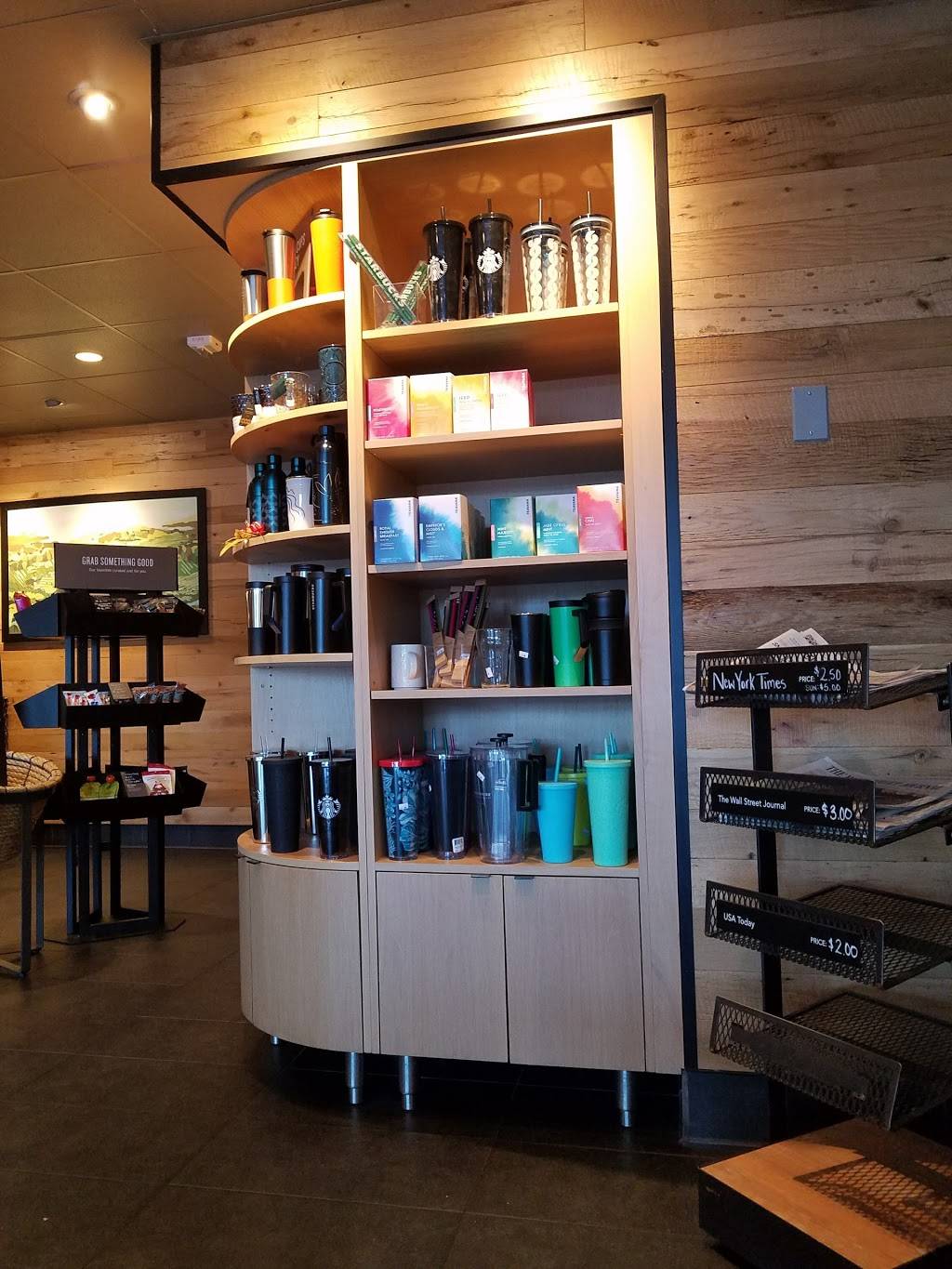 Starbucks 3701 Expy Dr S N, Islandia, NY 11749, USA