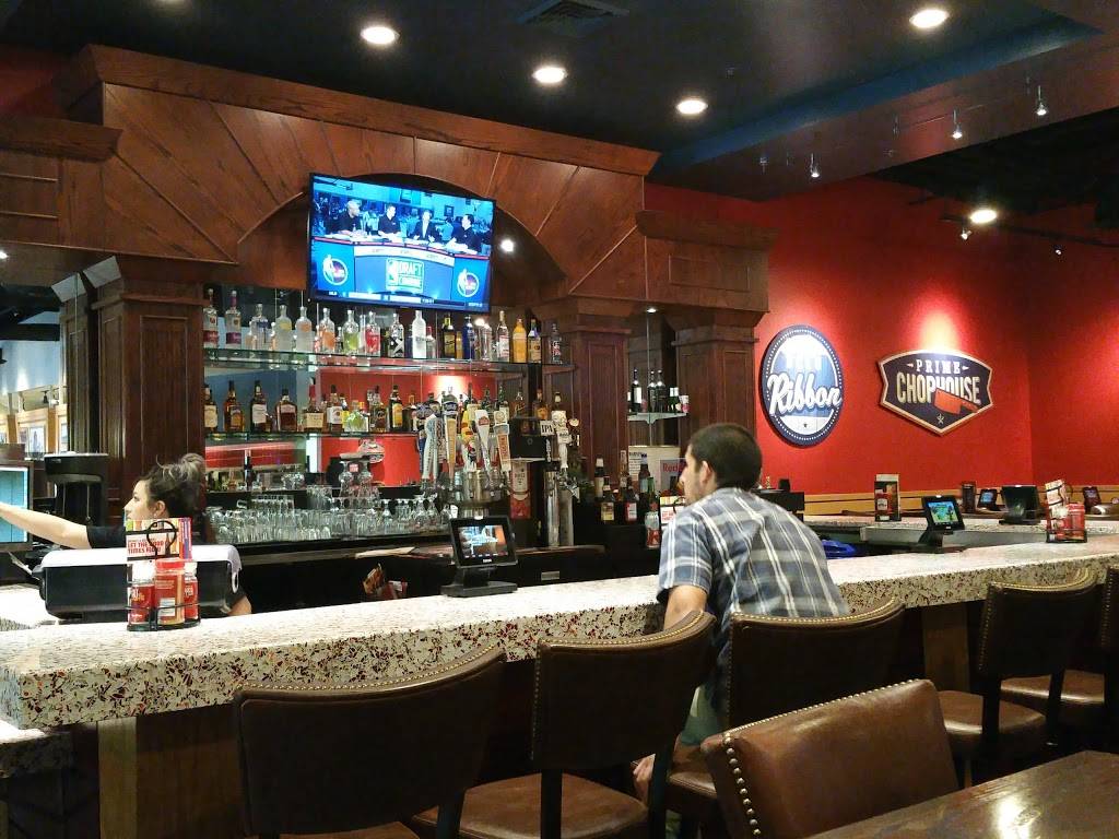 Red Robin Gourmet Burgers and Brews | restaurant | 3385 W Shaw Ave, Fresno, CA 93711, USA | 5592301868 OR +1 559-230-1868