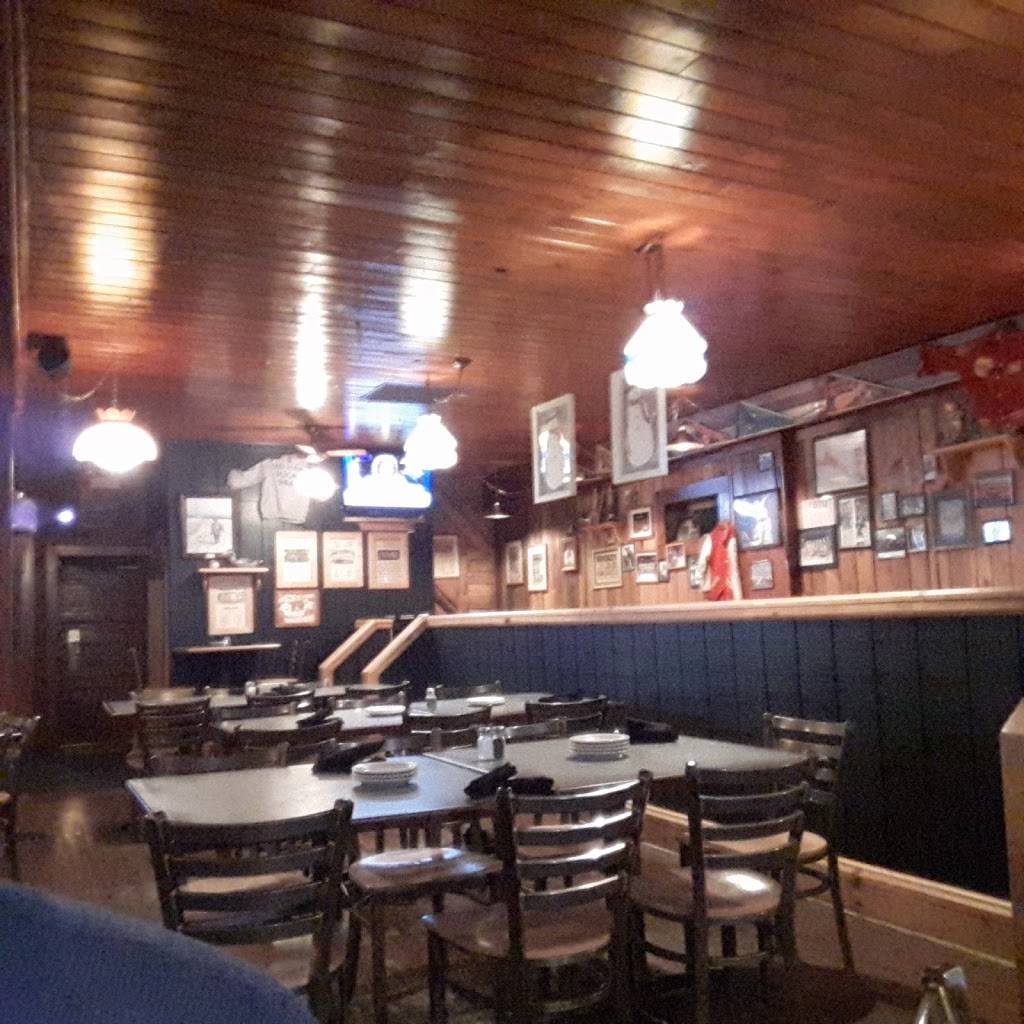 Coachs Corner | restaurant | 191 Park Ave, Massena, NY 13662, USA | 3157692127 OR +1 315-769-2127