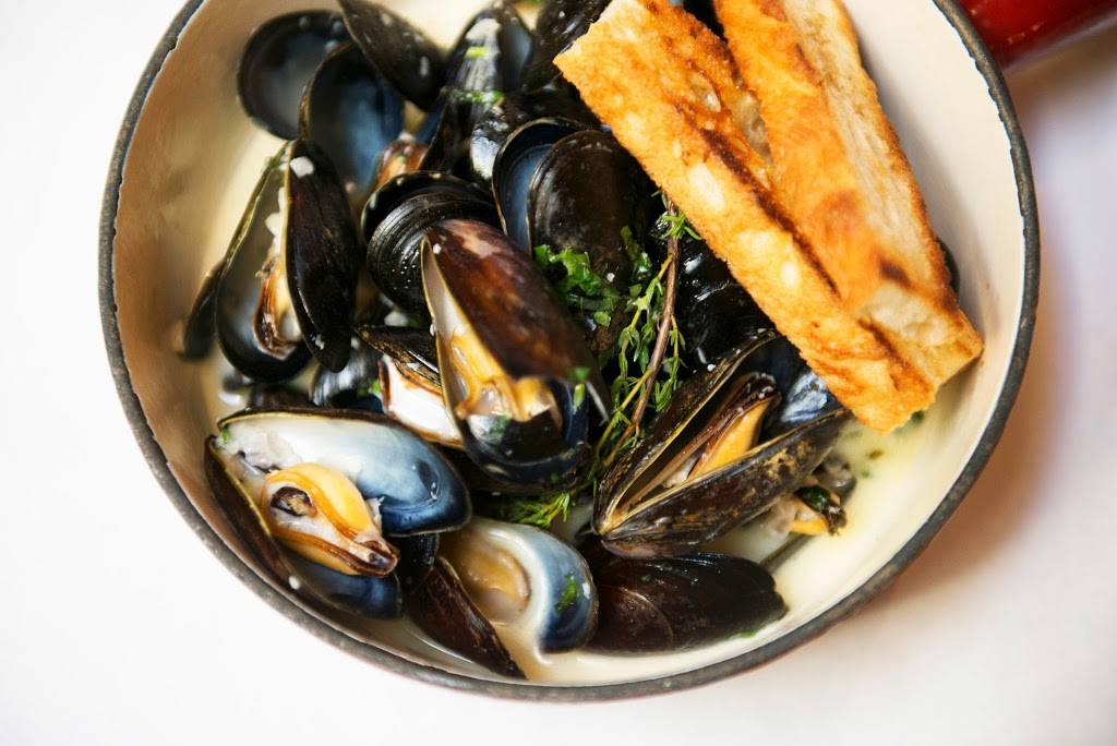 Cafe Deluxe | cafe | 3228 Wisconsin Ave NW, Washington, DC 20016, USA | 2026862233 OR +1 202-686-2233