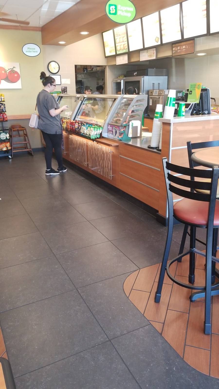 Subway | restaurant | 6733 N Riverside Dr, Fresno, CA 93722, USA | 5592772015 OR +1 559-277-2015
