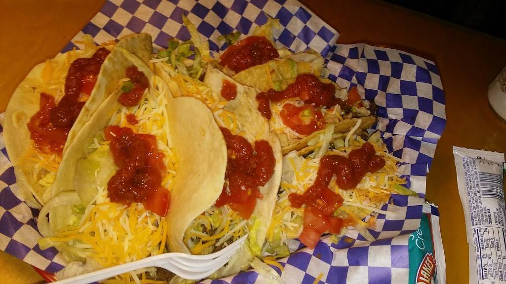 The Weston Bunk House Bar & Grill | restaurant | 17965 MO-45, Weston, MO 64098, USA | 8163864079 OR +1 816-386-4079