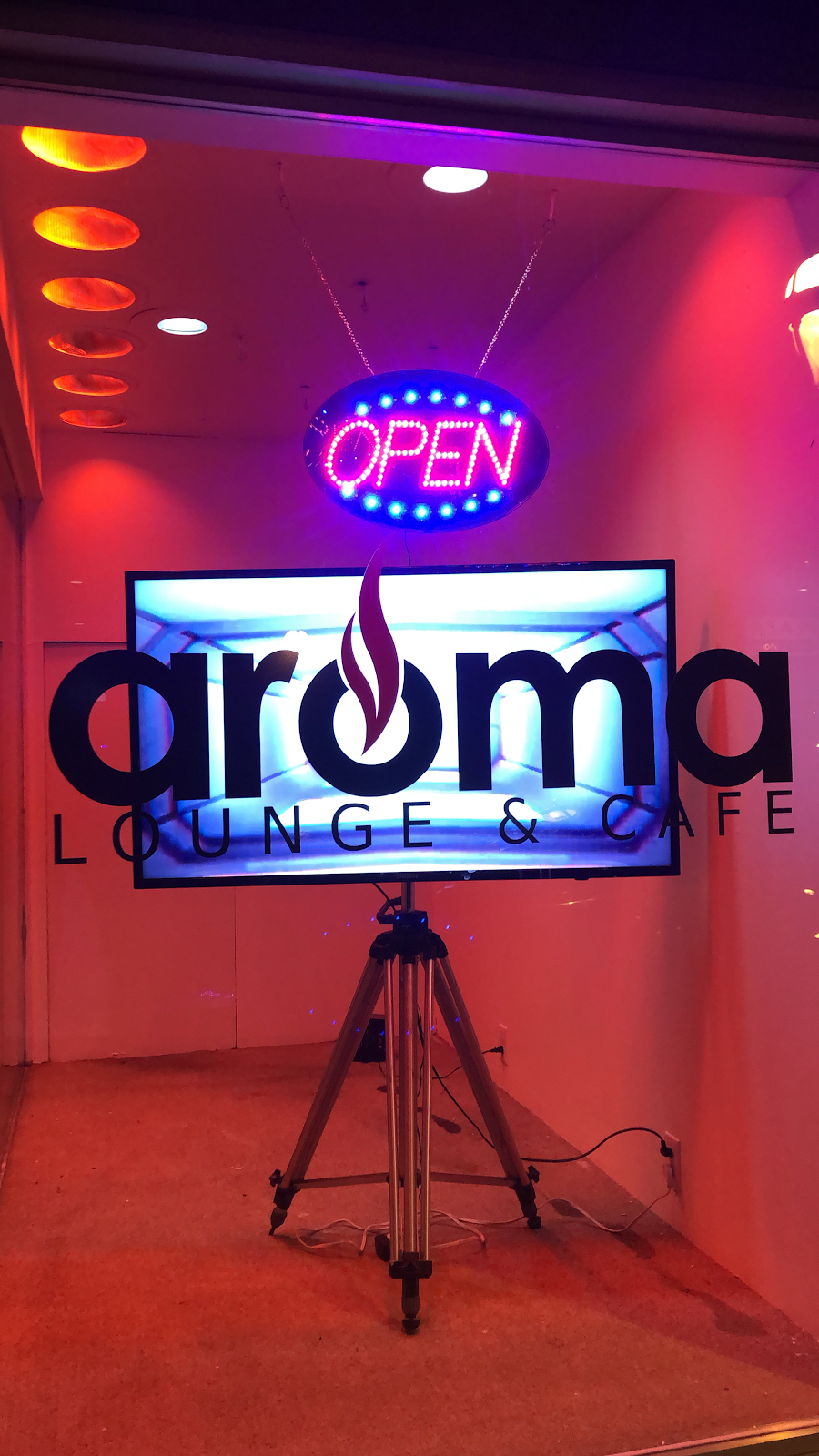 Aroma Lounge & Cafe | restaurant | 44 W Broad St, Bethlehem, PA 18018, USA | 4847192613 OR +1 484-719-2613