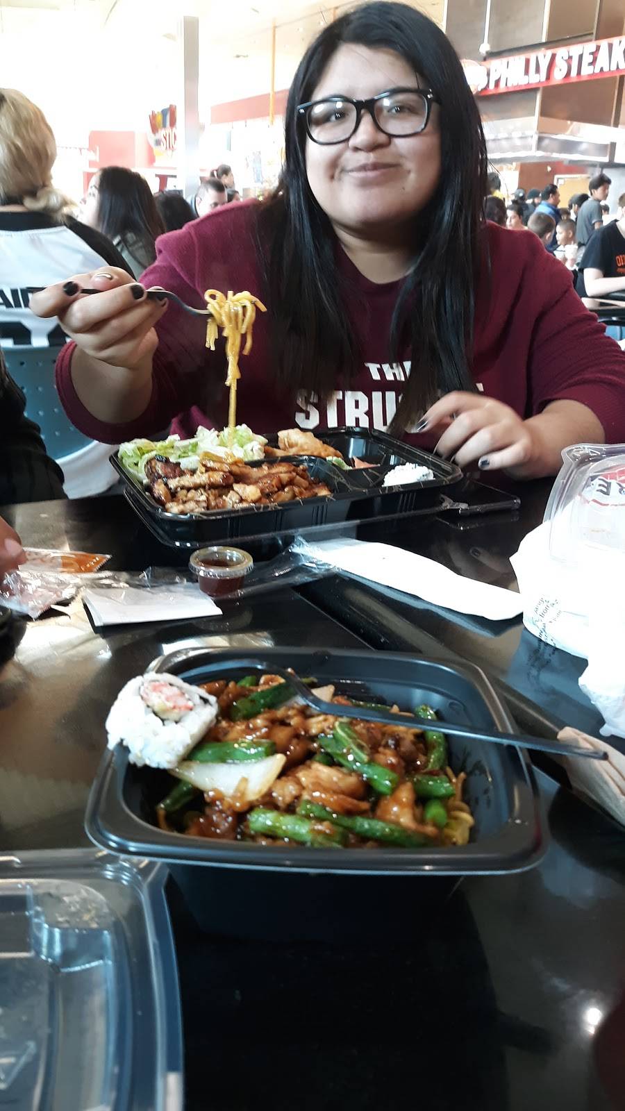 Panda Express | meal takeaway | 521 E Shaw Ave, Fresno, CA 93710, USA | 5592228899 OR +1 559-222-8899
