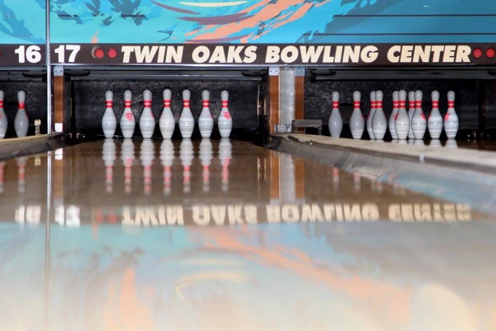 Twin Oaks Bowling Center | meal takeaway | 935 Macomb Rd, Fort Sill, OK 73503, USA | 5804422882 OR +1 580-442-2882