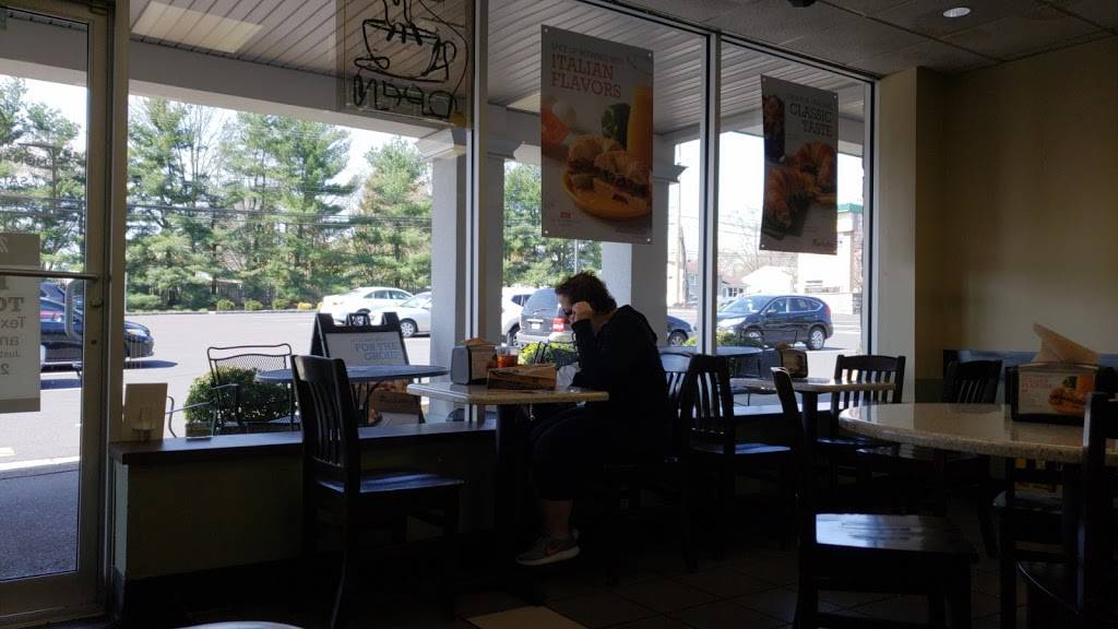 Manhattan Bagel | cafe | 477 E, County Line Rd, Hatboro, PA 19040, USA | 2157738232 OR +1 215-773-8232