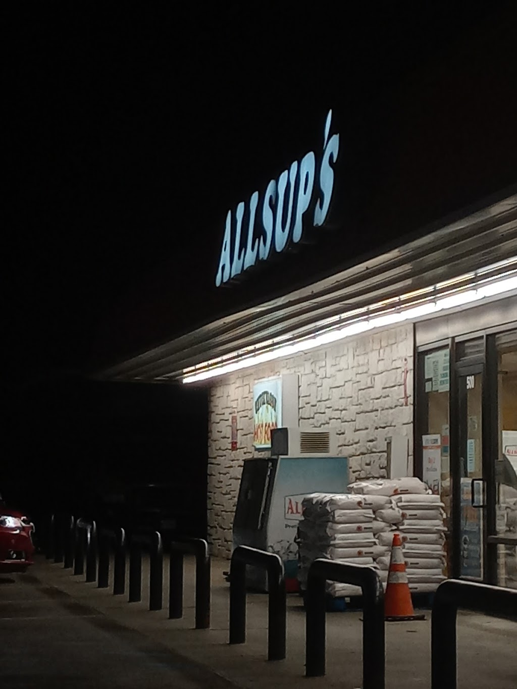 Allsups Convenience Store | restaurant | 500 E Wise St, Bowie, TX 76230, USA | 9408724962 OR +1 940-872-4962