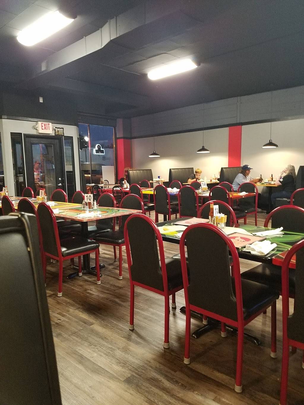 El Lobo Rojo | restaurant | 106 N Main St, De Soto, MO 63020, USA | 6363375509 OR +1 636-337-5509