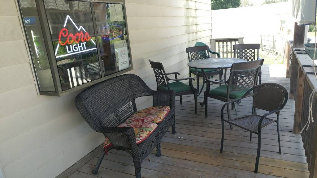 Dutzow Deli & Restaurant | restaurant | 11861 MO-94, Marthasville, MO 63357, USA | 6364332309 OR +1 636-433-2309