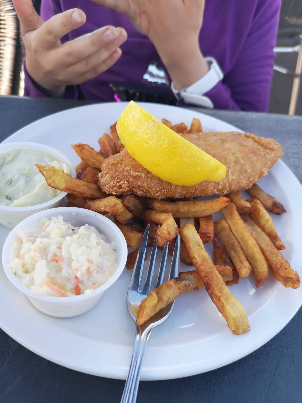 Le Hook, Resto Bar 1220 Rue de Neuville, Gatineau, QC J8M 2E7, Canada
