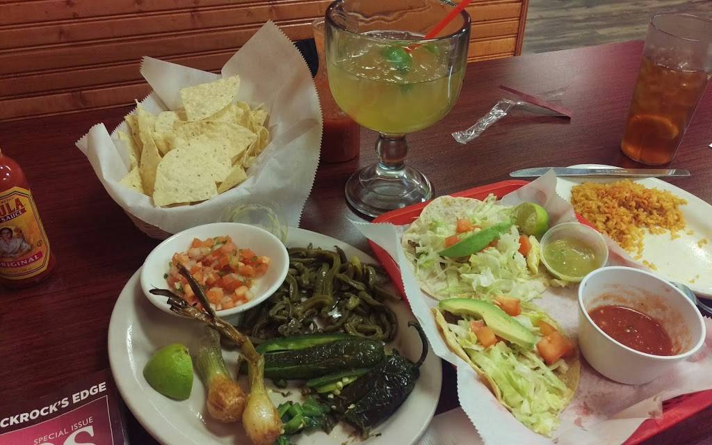 El Paisano | restaurant | 100 N Glenview Dr, Carbondale, IL 62901, USA | 6183518159 OR +1 618-351-8159