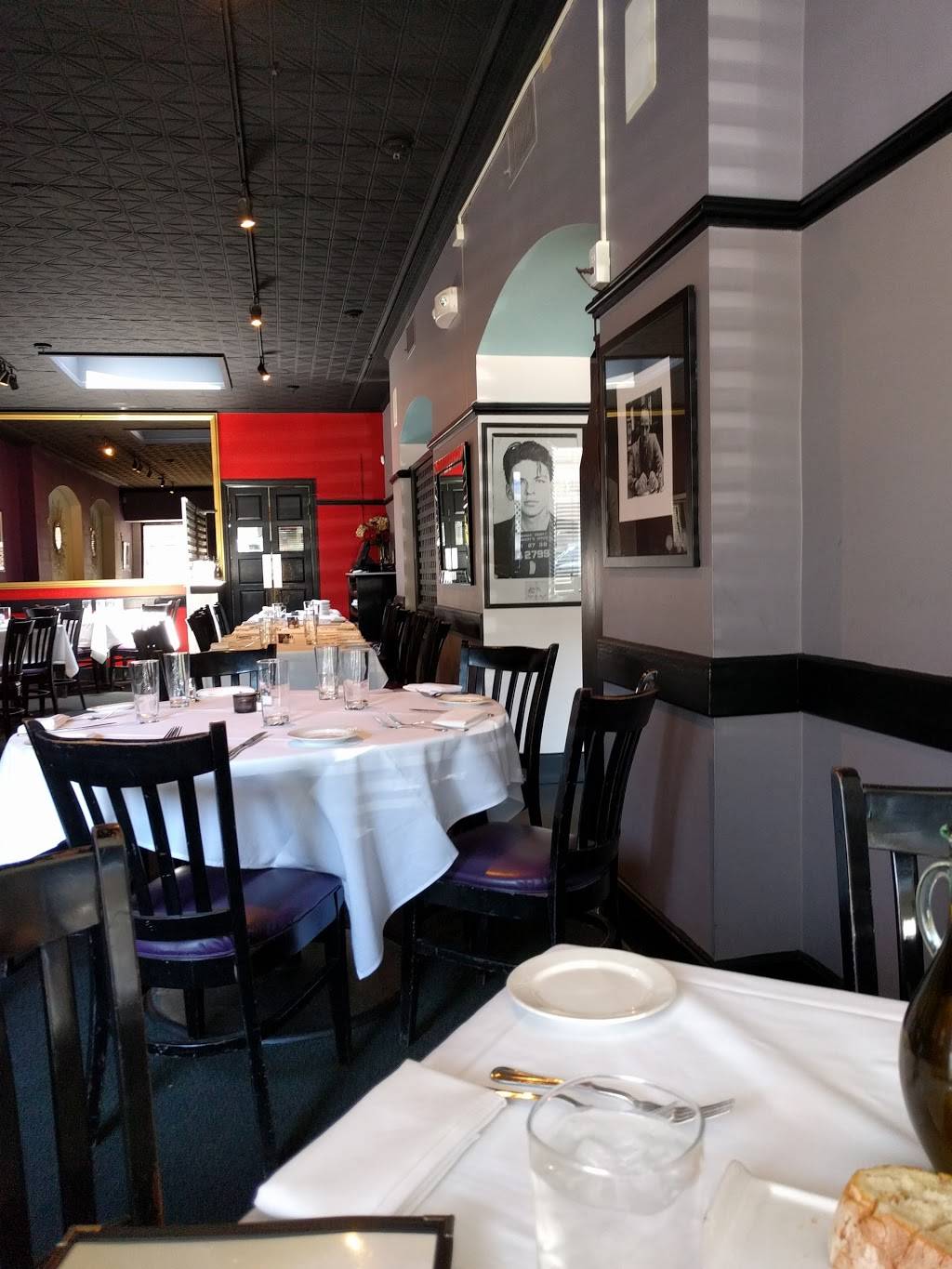 Tarantino Restaurant & Bar | restaurant | 30 Railroad Pl, Westport, CT 06880, USA | 2034543188 OR +1 203-454-3188