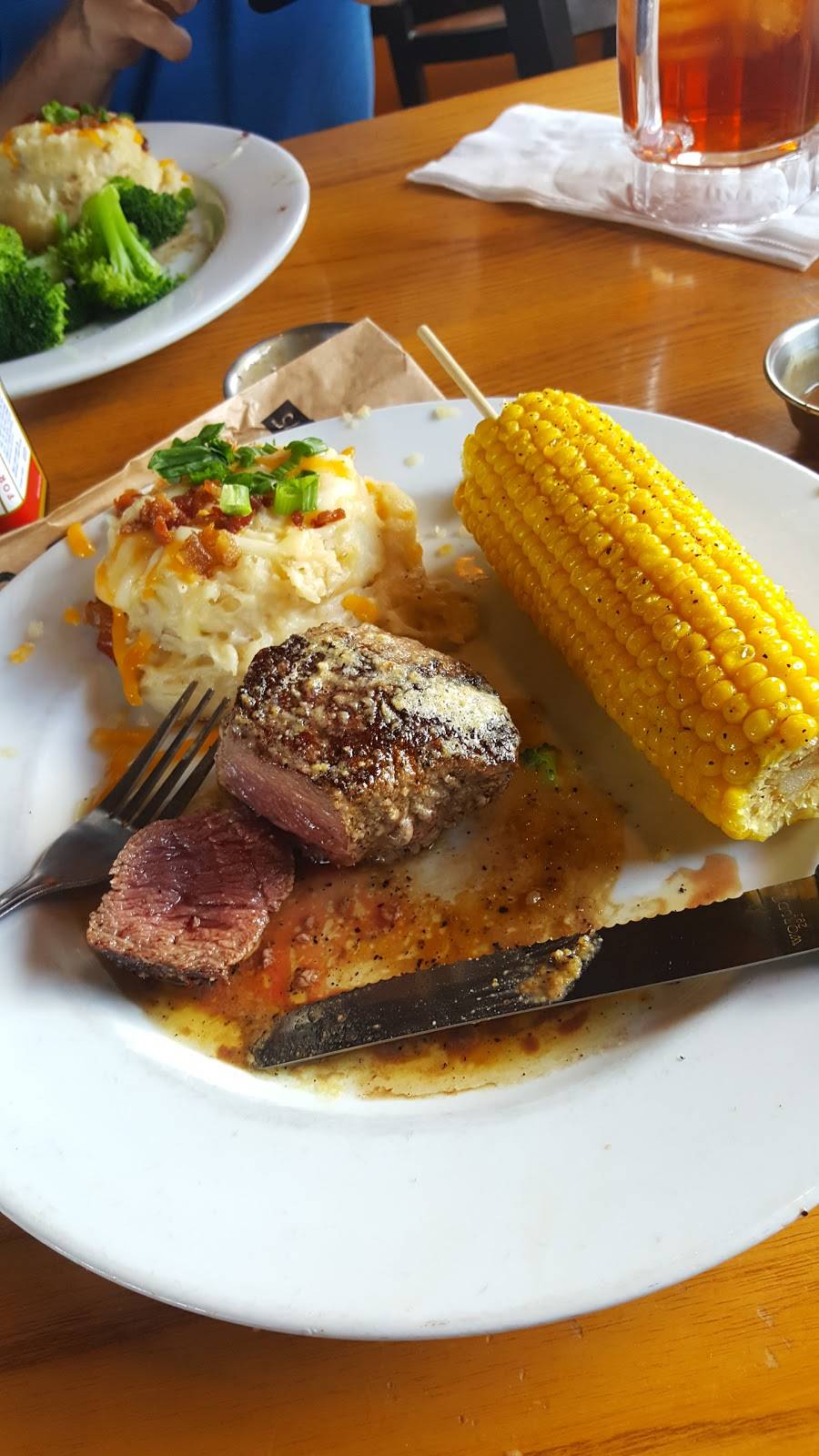 Chilis Grill & Bar | restaurant | 2727 S, US 77 Bypass, Kingsville, TX 78363, USA | 3615923840 OR +1 361-592-3840
