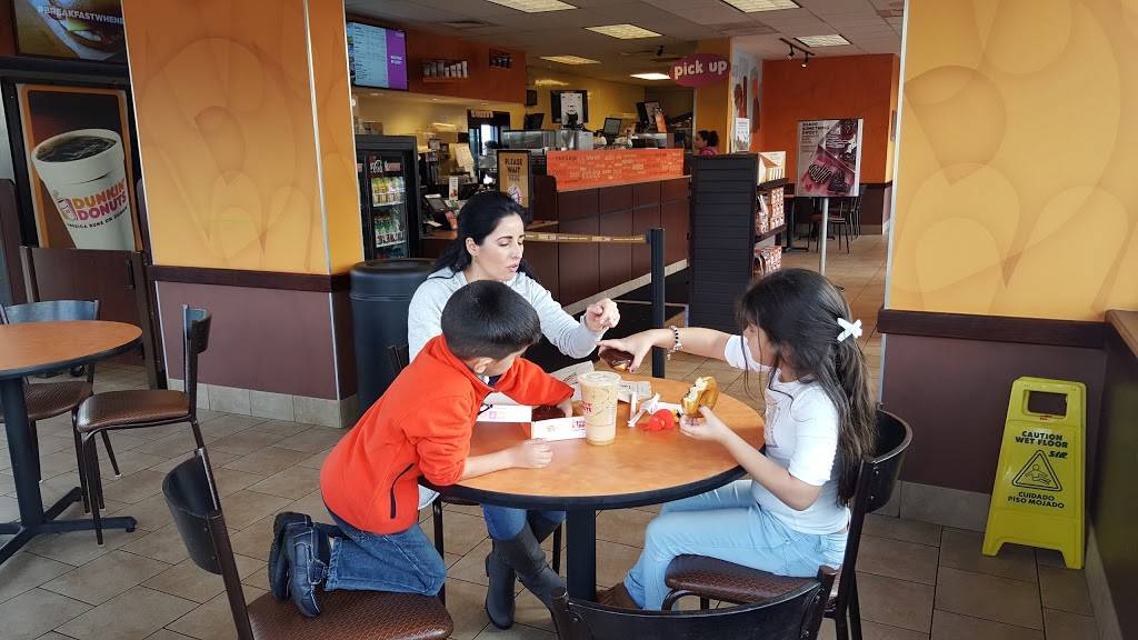 Dunkin Donuts | cafe | 222 W Waters Ave, Tampa, FL 33604, USA | 8139350300 OR +1 813-935-0300