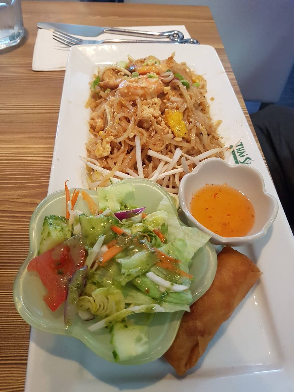 Thai Siam Thai Cuisine | restaurant | 1011 Upper Middle Rd E C4, Oakville, ON L6H 4L1, Canada | 9058453777 OR +1 905-845-3777