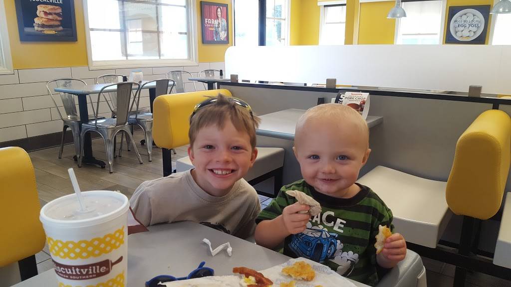 Biscuitville | cafe | 918 Winston Rd, Lexington, NC 27292, USA | 3362432812 OR +1 336-243-2812