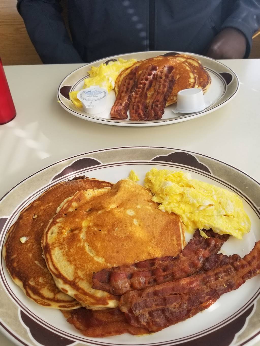 Plaza Cafe | cafe | 336 S Main St, High Point, NC 27260, USA | 3368865271 OR +1 336-886-5271