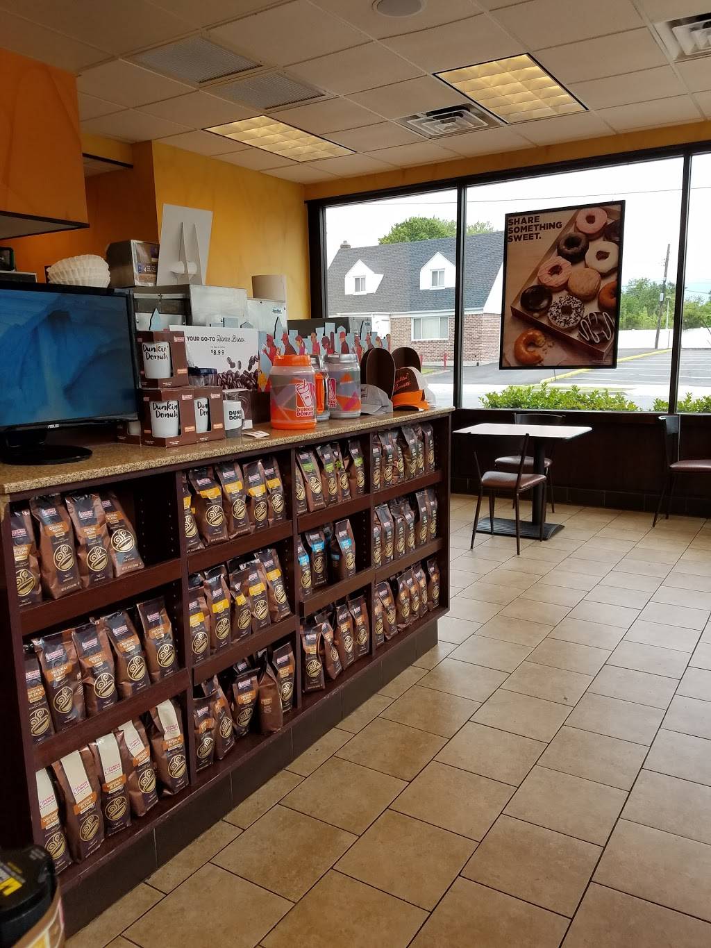 Dunkin Donuts | cafe | 1068 Old Country Rd, Plainview, NY 11803, USA | 5169350205 OR +1 516-935-0205