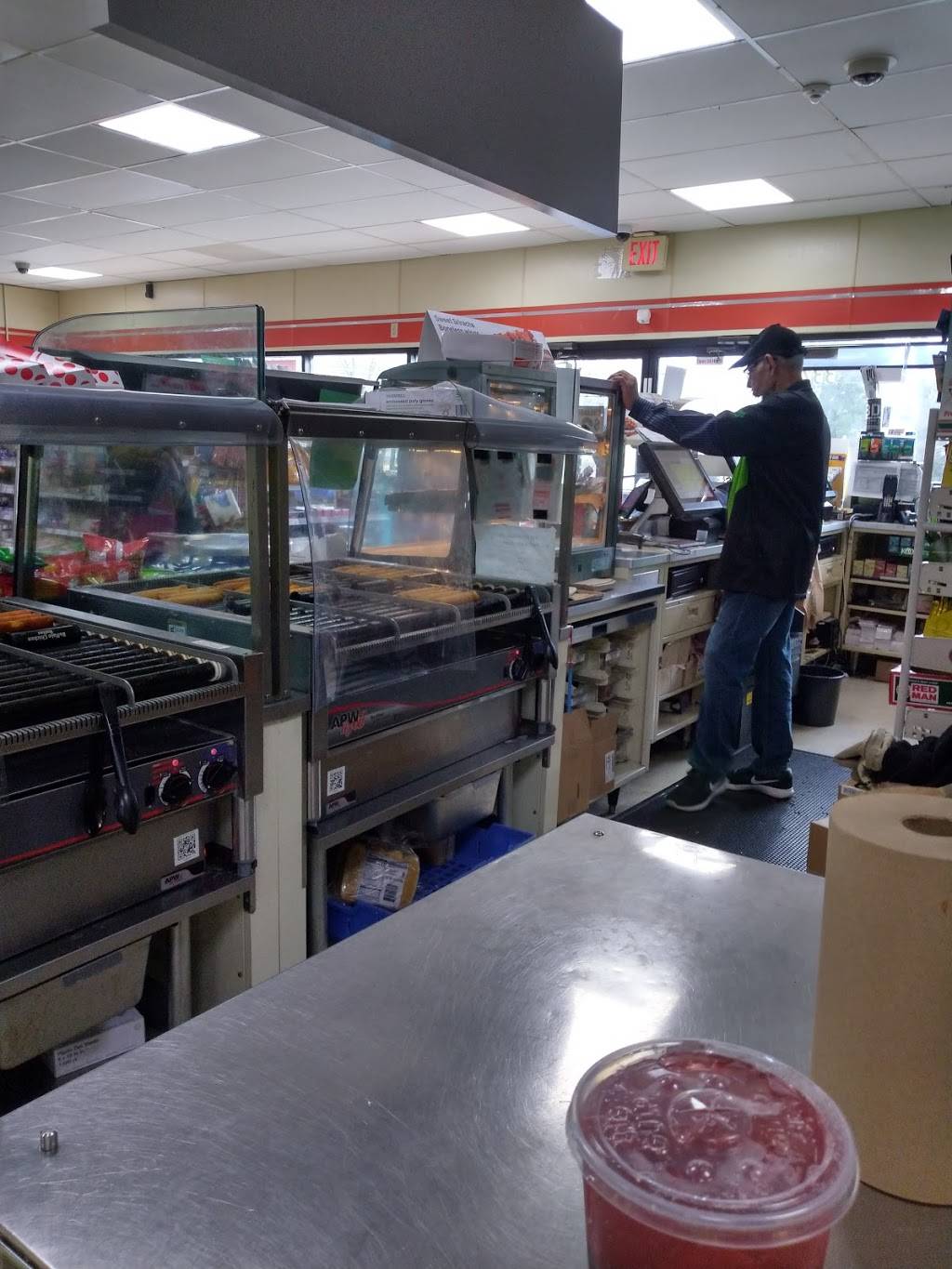7-Eleven | bakery | 337 Willard Ave, Newington, CT 06111, USA | 8606660325 OR +1 860-666-0325